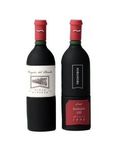Pendrive 32GB Tech One Tech Botella Vino Marques del Pendrive USB 2.0 - Imagen 1